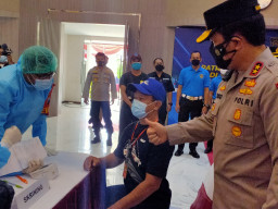 Vaksinasi Kaum Difabel Serentak se Indonesia  Bersama Akpol 95