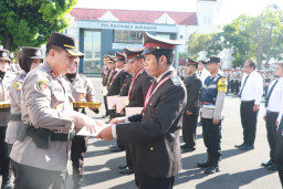 19 Anggota dan Masyarakat Berprestasi Terima Penghargaan dari Kapolrestabes Surabaya