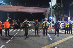 Jaga Keamanan, Personil Gabungan Polres Pelabuhan Tanjung Perak Surabaya Gelar Patroli Skala Besar