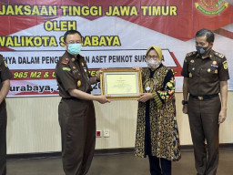 Kepala Kejati Jatim M Dofir Dapat 2 Penghargaan dalam Sehari