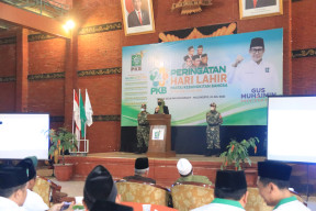 Bupati Mojokerto Hadiri Hari Lahir PKB