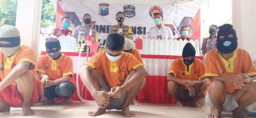 Tewaskan 9 orang, Polres Lamongan Kerangkeng 6  Tersangka Penjual Miras
