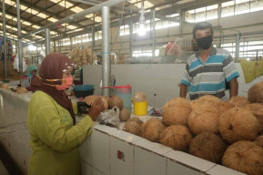Manjakan Masyarakat, Pasar Tradisional di Lamongan Layani Via Online
