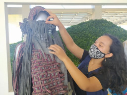 Mahasiswi UK Petra Sabet Juara Surabaya Fashion Designer Award 2020