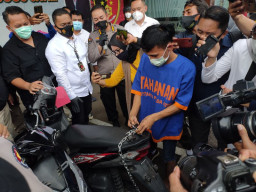 Curi Motor Korban, Butuh 10 Detik