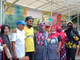 Bupati Terpilih Gus Yani Gowes Sambil Petik Aspirasi Warga Desa