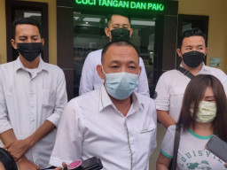 Berlinang Air Mata, Linda Laporkan Mantan Suaminya Memberikan Keterangan Pa