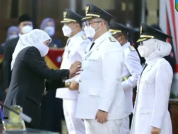 Bikin Bangga, Mas Bub Ditho Kenakan Sepatu Produk UMKM Kabupaten Kediri Saa