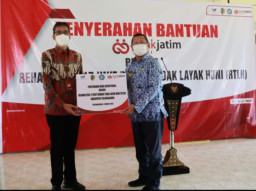 Bank Jatim Rehabilitasi Rumah Tak Layak Huni di Tulungagung