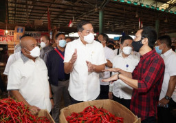 Mendag Pastikan Harga Bapok Stabil dan Pasokan Cukup