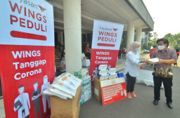 Wings Donasikan Ribuan Hazmart, Masker dan Uang Tunai untuk Tangani Covid