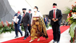 Hadiri Sidang Tahunan MPR, Puan Maharani juga Pakai Baju Adat