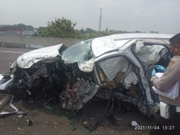 Vanessa Angel Meninggal Kecelakaan bersama Suami di Tol Nganjuk