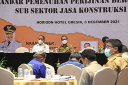 Dinas PU Gresik Gelar Sosialisasi Standarisasi Izin Sektor Jasa Konstruksi