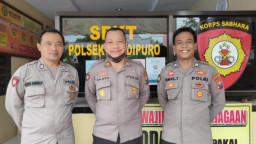 Erupsi Menerjang, Dua  Anggota Polres Lumajang Ini Lakukan Aksi Heroik