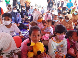 Bunda Indah : Anak-anak Harus Bahagia dan Nyaman di Pengungsian