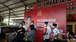 Sambangi Pasar Ikan di Lamongan, Puan Maharani Disambati Harga Ikan dan Pupuk