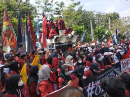 Ratusan Mahasiswa IMM Demo Tolak Pengeboran Gas di Sidoarjo