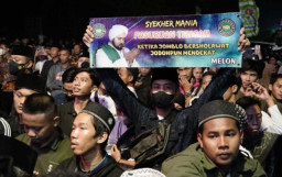 Puluhan Ribu Syekher Mania Selawatan Bareng Sambut Hari Jadi Kota Mojokerto Ke-104