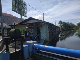 Tiga Bangunan Sempadan Sungai Ditertibkan, Pemilik Protes Nilai Pemkab Tebang Pilih