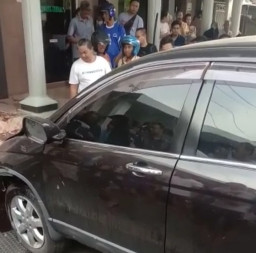 Mobil Seruduk Mushola, Kabag Keuangan Setwan Lamongan Meninggal Dunia