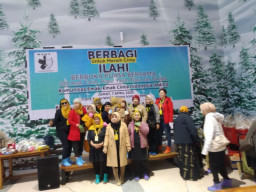 Emak Emak Cinta Indonesia Gelar Baksos dan Bukber Bareng Anak Yatim