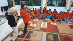 Cahaya Ramadhan 2, Ikarholaz Ajak Penghuni Liponsos Kalijudan Buka Puasa Bersama