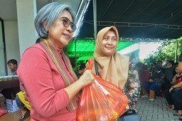 Gandeng PMI Surabaya, Rumah Aspirasi Indah Kurnia Gelar Donor Darah