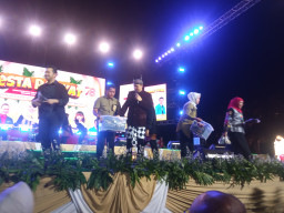 Happy Asmara Hebohkan Pesta Rakyat Pemprov Jatim, 10ribu Kupon Makan Gratis Ludes