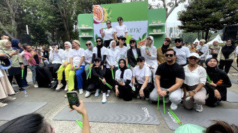 Artis Peduli Kesehatan Percernaan Ramaikan Kawasan GBK