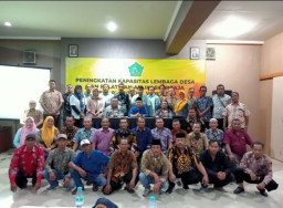 Tingkatkan SDM Lembaga Desa, Pemdes Ploso Gelar Bumtek Si-Praja