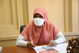 Hari Batik Nasional, Reni Astuti Ajak Populerkan Batik Khas Surabaya