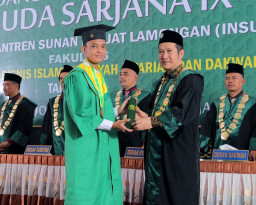 Wisuda ke IX Momentum INSUD Bangkit Menjadi Universitas