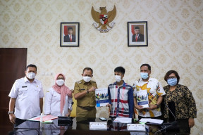 Cak Ji Perkenalkan Disabilitas yang Bekerja Sebagai Staf Wawali