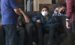 Dengan Tampang Lesu, Mardani Maming, Politisi PDIP ini Serahkan Diri ke KPK