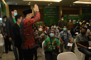 Kebut Pelaksanaan Vaksinasi, Wali Kota Eri Pastikan 1,3 Juta Lebih Orang Sudah Divaksin