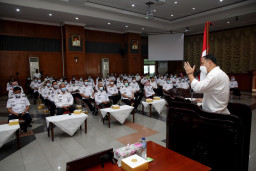 Wali Kota Eri Harap Lurah Jadi Garda Terdepan Pemkot dan Solutif
