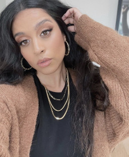 Mengenal Kista Ovarium, Penyakit yang Diderita YouTuber dan Komedian Lilly Singh