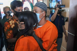 FOTO: Polisi Amankan Pasutri Pelaku Kejahatan Curas