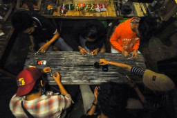 FOTO: Lomba Cethe di Pasar Mbako Surabaya