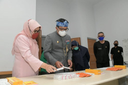 Jabar Salurkan Suplemen Vitamin dan Obat bagi Pasien COVID-19 Isoman