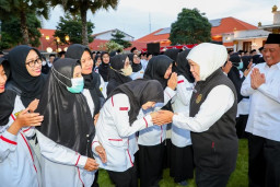 Gubernur Khofifah Minta Petugas Haji Layani 11.274 CJH Lansia