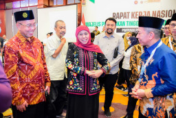 Gubernur Khofifah Ajak Tingkatkan Indeks Inovasi dan Daya Saing Global