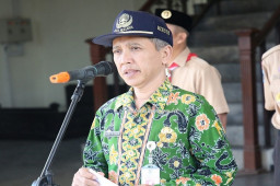 Baca juga : Berada di Tanah dan Fasilitas Umum, Pemkab Tuban Proses Pembongkaran Tugu Silat