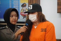 Depresi, Karenina Pakai Ganja Gratisan, Lalu Ditangkap