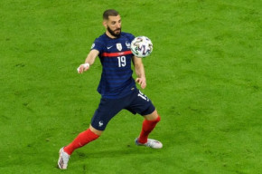 Gagal Cetak Gol, Benzema Masih Banjir Dukungan
