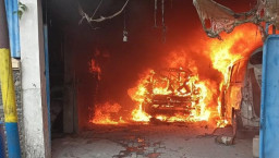 Bengkel Meledak, 3 Mobil Mewah Gosong