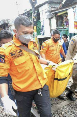Pejalan Kaki Tewas Diserempet KA di Perlintasan Dupak Timur