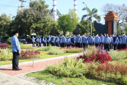 Lawan Sifat Bakhil, ASN Lamongan Lakukan Gerakan Bersedekah