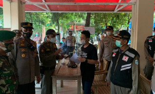 Antisipasi Penyebaran Covid, Petugas Gabungan Gelar Operasi Prokes